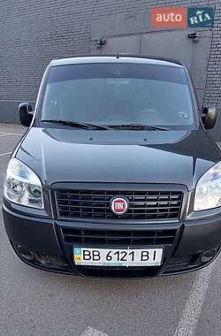 Минивэн Fiat Doblo 2008 в Киеве