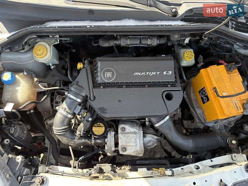 Вантажний фургон Fiat Doblo 2012 в Миколаєві фото 29 Вантажний фургон Fiat Doblo 2012 в Миколаєві