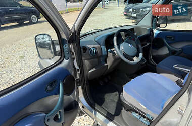 Грузовой фургон Fiat Doblo 2004 в 