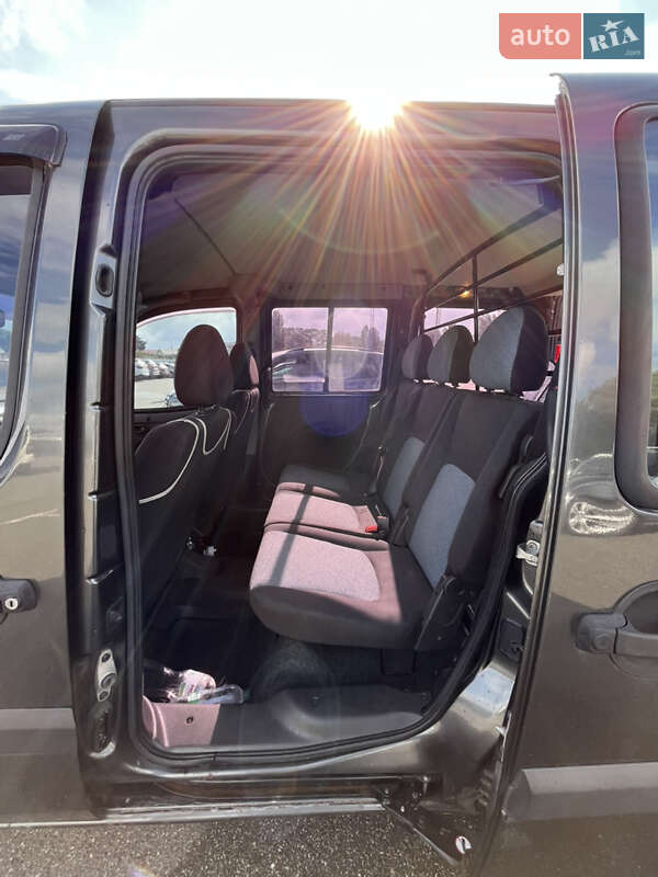 Мінівен Fiat Doblo 2011 в Києві