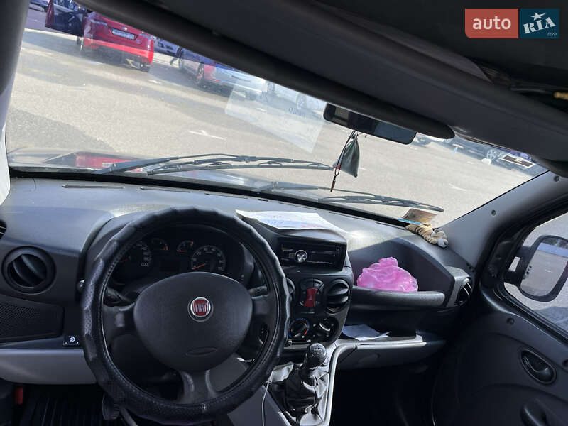 Мінівен Fiat Doblo 2011 в Києві