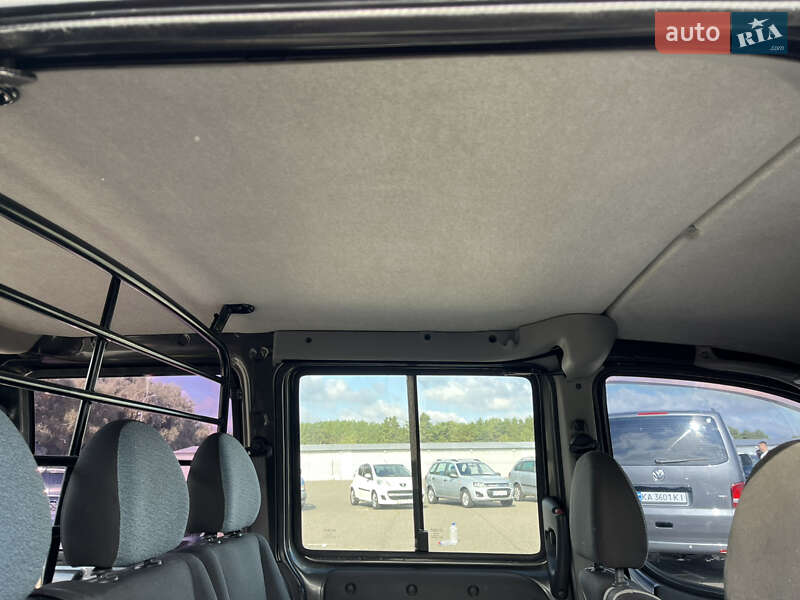 Мінівен Fiat Doblo 2011 в Києві