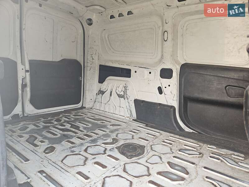 Грузовой фургон Fiat Doblo 2016 в Киеве фото 6 Грузовой фургон Fiat Doblo 2016 в Киеве