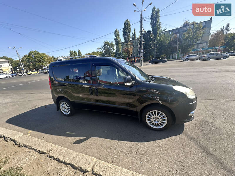 Минивэн Fiat Doblo 2011 в Одессе