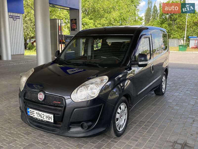 Минивэн Fiat Doblo 2010 в Николаеве