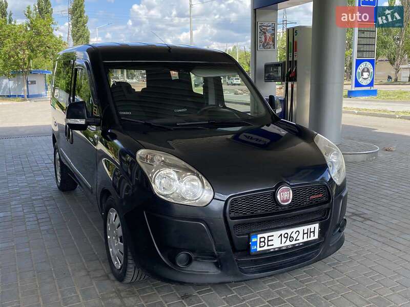 Минивэн Fiat Doblo 2010 в Николаеве