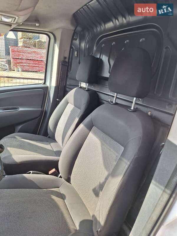 Грузовой фургон Fiat Doblo 2012 в Киеве