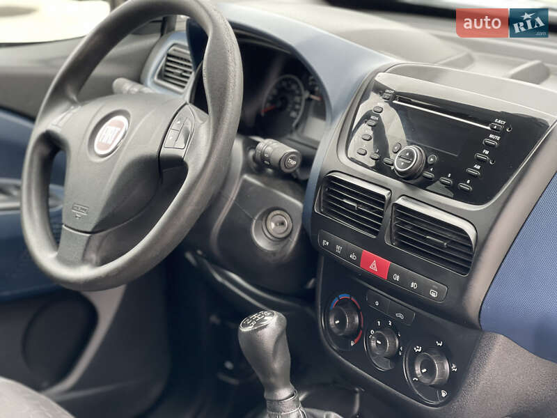 Минивэн Fiat Doblo 2012 в Черновцах
