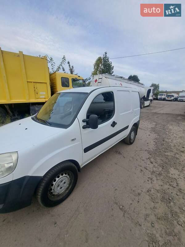 Грузовой фургон Fiat Doblo 2008 в Киеве фото 3 Грузовой фургон Fiat Doblo 2008 в Киеве