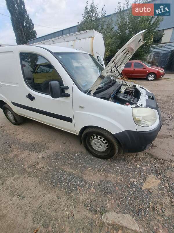 Грузовой фургон Fiat Doblo 2008 в Киеве фото 16 Грузовой фургон Fiat Doblo 2008 в Киеве