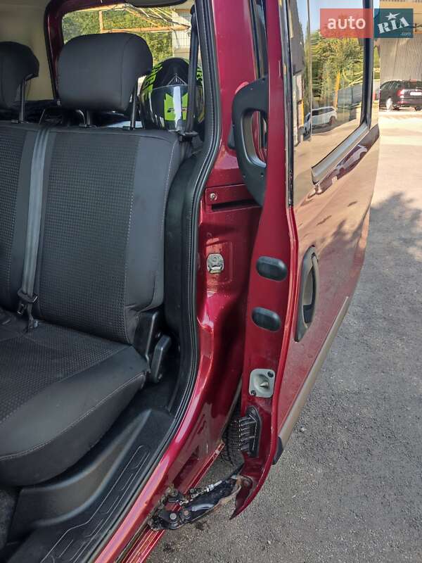 Минивэн Fiat Doblo 2010 в Харькове