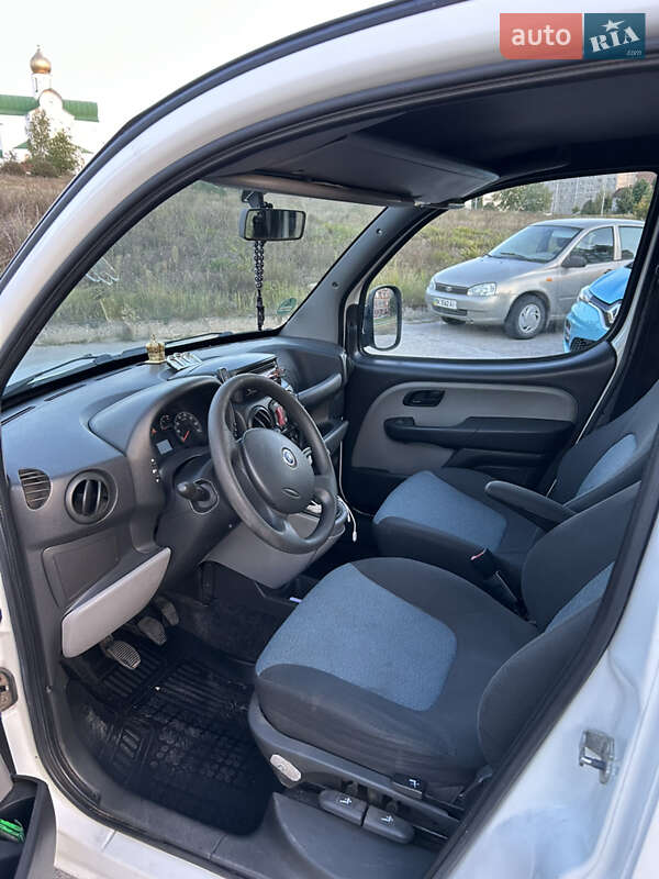 Минивэн Fiat Doblo 2008 в Вараше