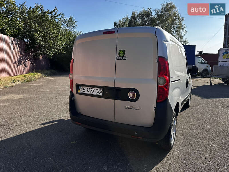 Вантажний фургон Fiat Doblo 2011 в 
