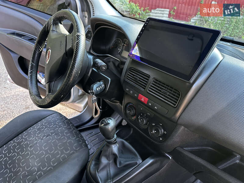 Грузовой фургон Fiat Doblo 2011 в Кривом Роге