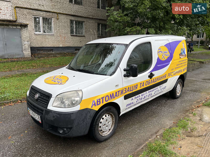 Грузовой фургон Fiat Doblo 2010 в Львове