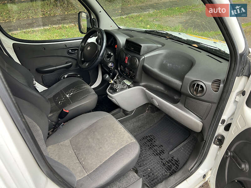 Грузовой фургон Fiat Doblo 2010 в Львове