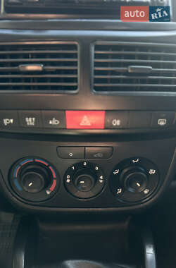 Минивэн Fiat Doblo 2010 в 