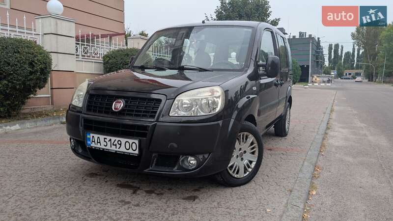 Минивэн Fiat Doblo 2008 в Киеве