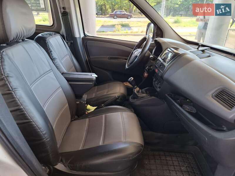 Минивэн Fiat Doblo 2010 в Николаеве