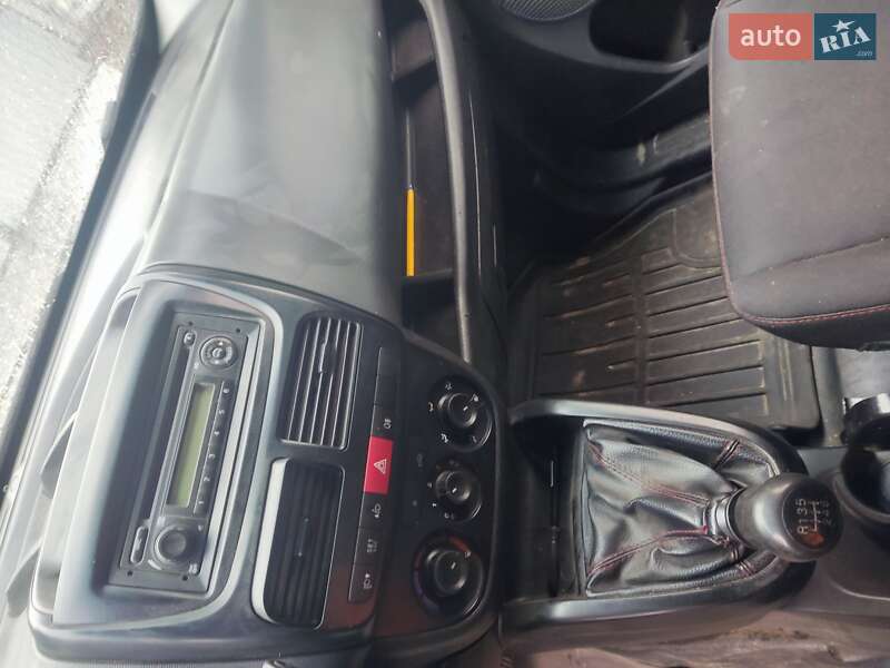 Грузовой фургон Fiat Doblo 2013 в Киеве