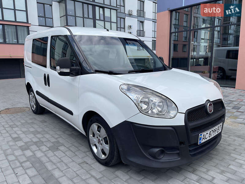 Грузопассажирский фургон Fiat Doblo 2010 в Ковеле