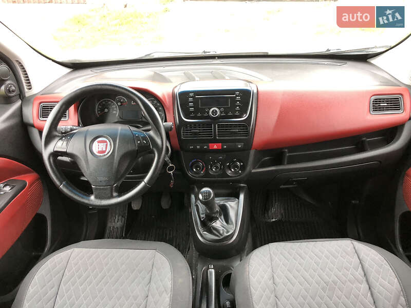 Грузопассажирский фургон Fiat Doblo 2010 в Ковеле