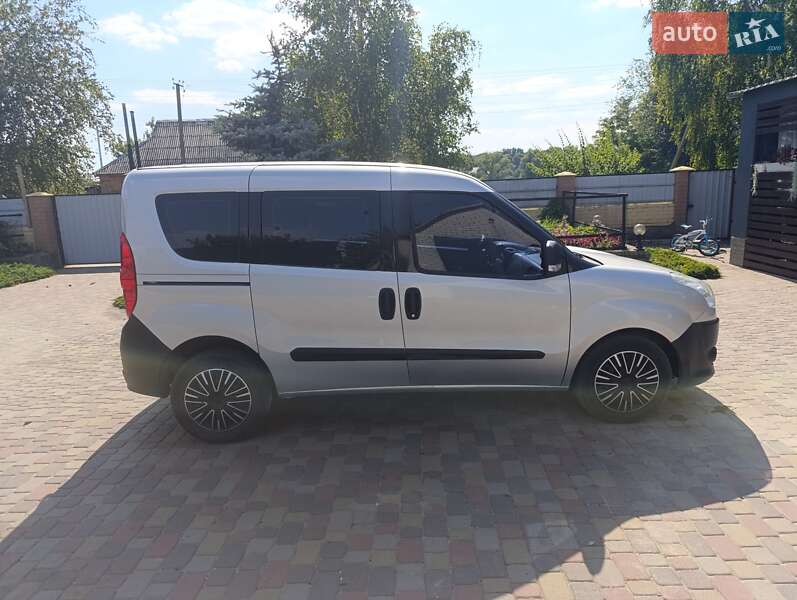 Минивэн Fiat Doblo 2011 в Зачепиловке