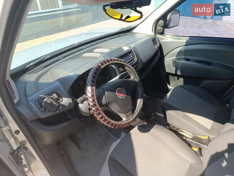 Минивэн Fiat Doblo 2011 в Зачепиловке
