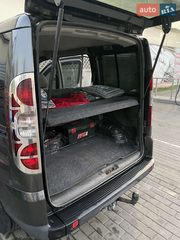 Мінівен Fiat Doblo 2007 в Києві