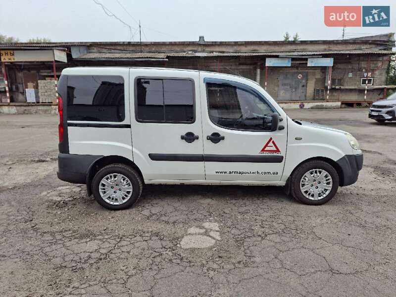 Минивэн Fiat Doblo 2013 в Киеве
