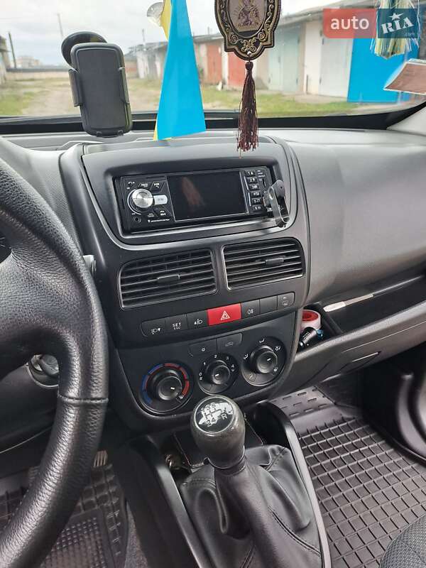 Минивэн Fiat Doblo 2010 в Нетешине