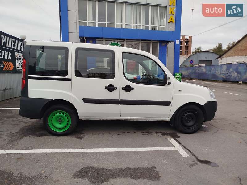 Минивэн Fiat Doblo 2007 в Житомире