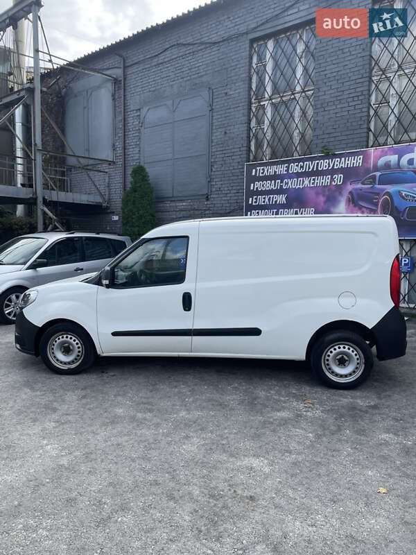 Вантажний фургон Fiat Doblo 2017 в Києві