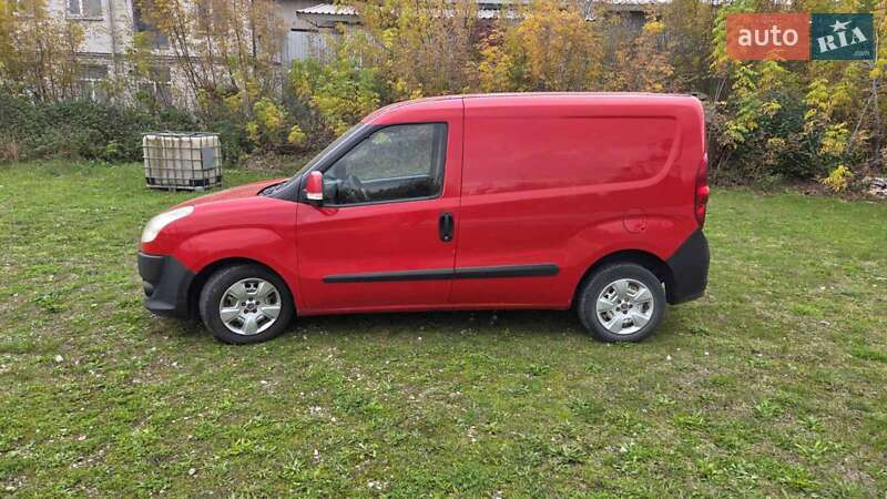 Вантажний фургон Fiat Doblo 2012 в Тернополі