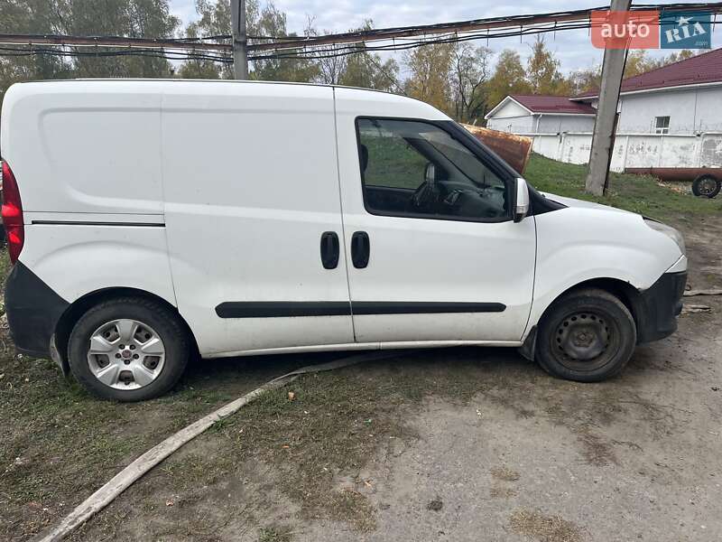 Грузовой фургон Fiat Doblo 2012 в Миргороде
