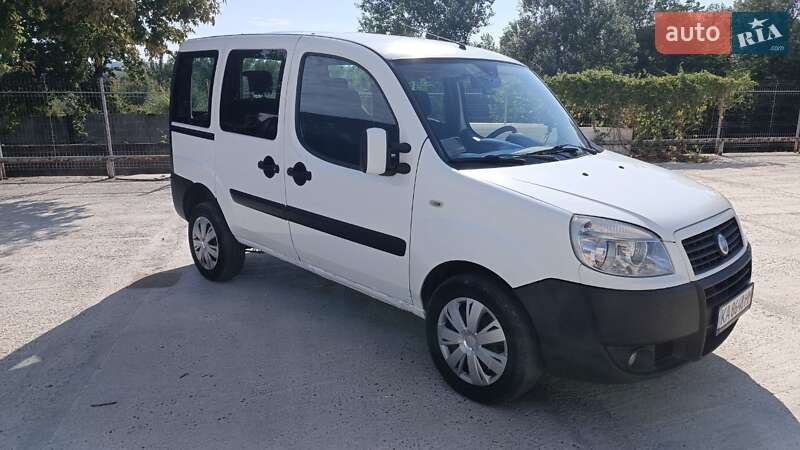 Мінівен Fiat Doblo 2006 в Києві