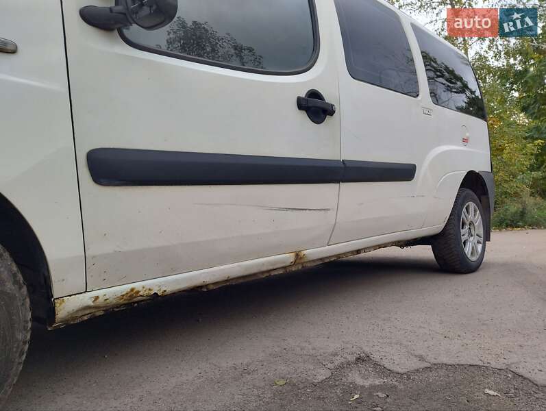 Минивэн Fiat Doblo 2007 в Киеве