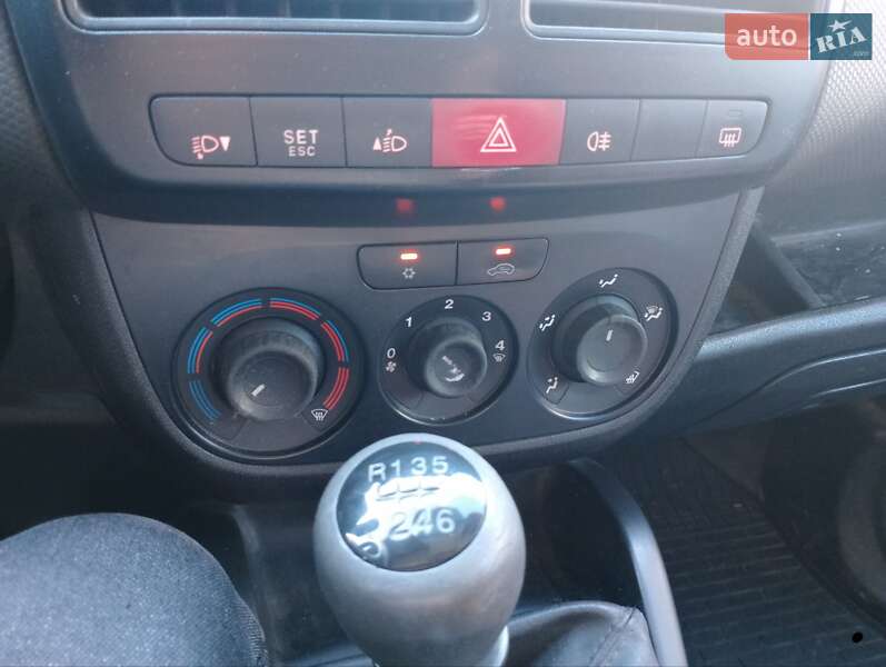 Вантажний фургон Fiat Doblo 2011 в Львові фото 9 Вантажний фургон Fiat Doblo 2011 в Львові