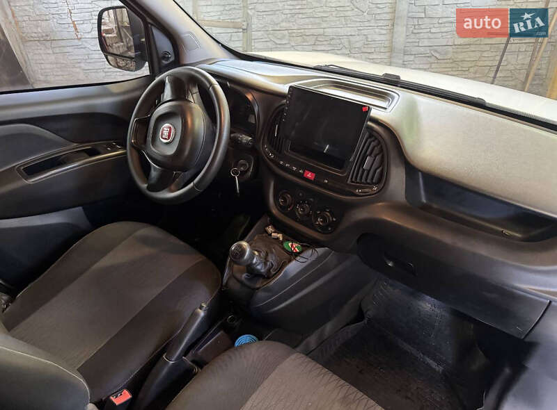 Вантажний фургон Fiat Doblo 2016 в Дніпрі