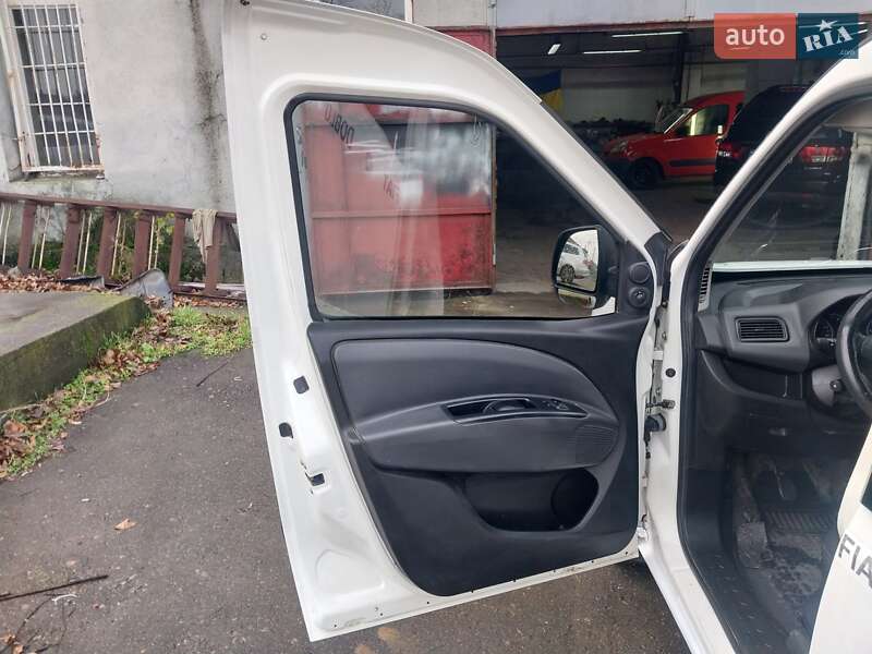 Минивэн Fiat Doblo 2010 в Николаеве