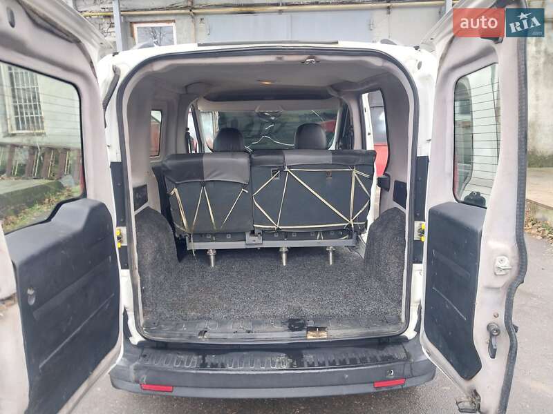 Минивэн Fiat Doblo 2010 в Николаеве