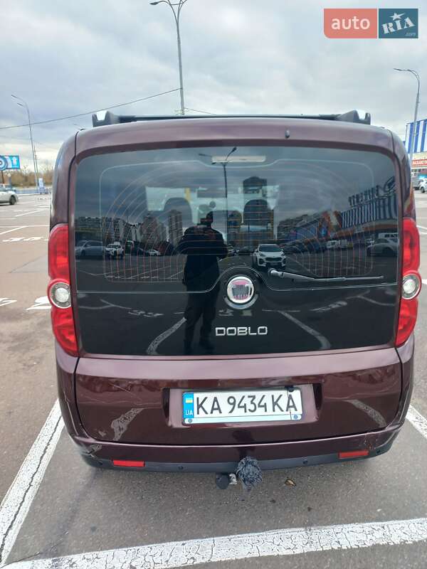 Мінівен Fiat Doblo 2012 в Києві