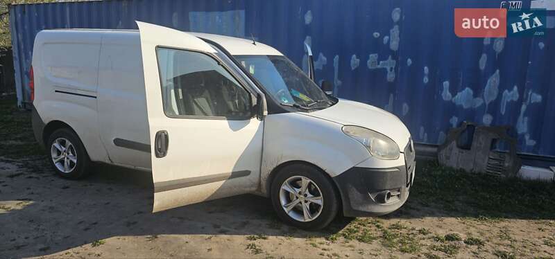 Fiat Doblo 2012