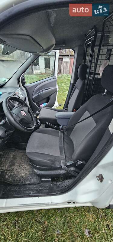Вантажний фургон Fiat Doblo 2012 в Бобровиці