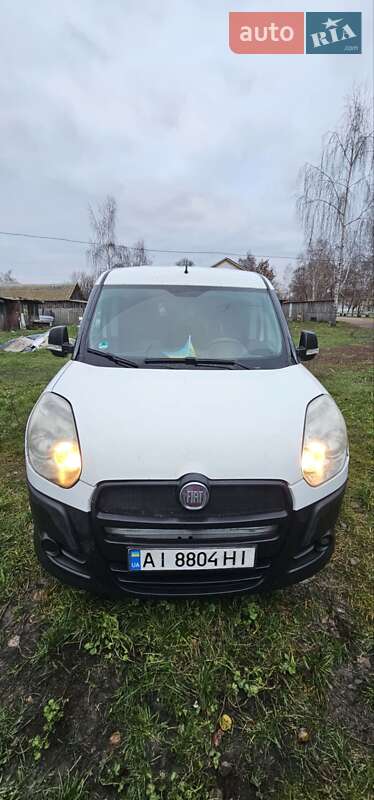 Вантажний фургон Fiat Doblo 2012 в Бобровиці