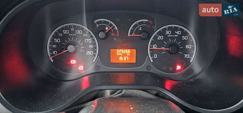 Вантажний фургон Fiat Doblo 2012 в Бобровиці