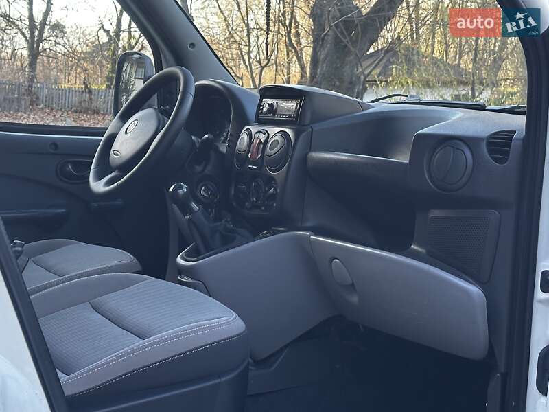 Мінівен Fiat Doblo 2006 в Дрогобичі фото 54 Мінівен Fiat Doblo 2006 в Дрогобичі