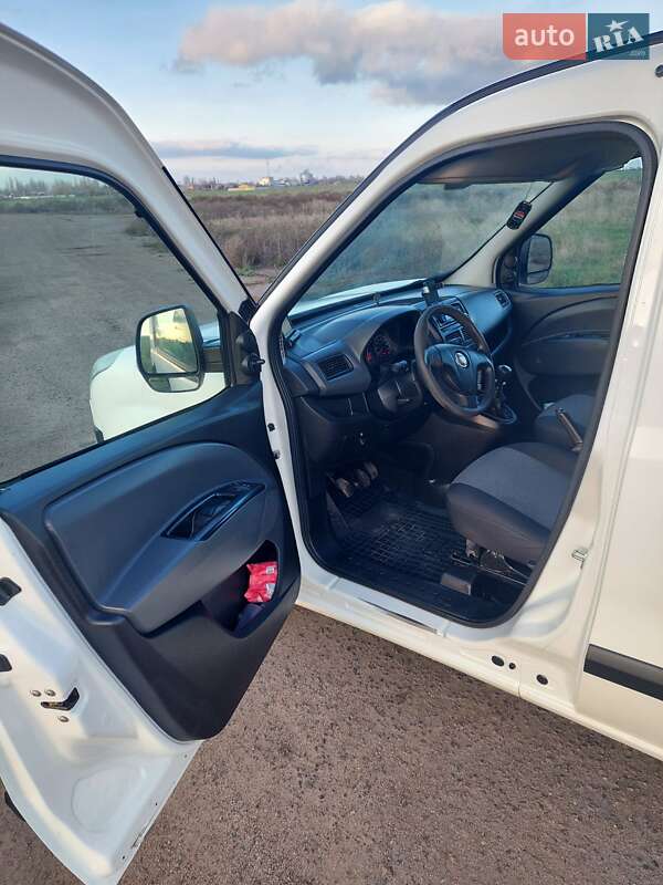 Грузовой фургон Fiat Doblo 2013 в Черновцах
