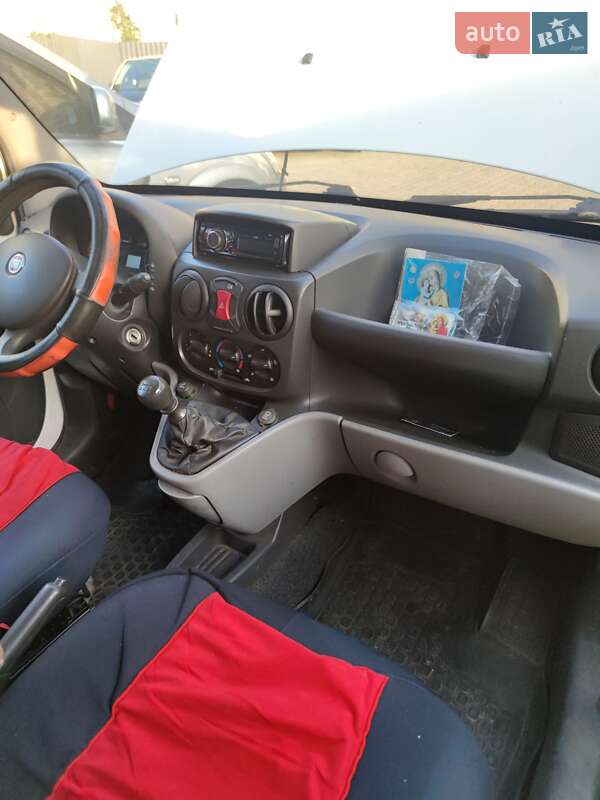 Грузовой фургон Fiat Doblo 2012 в Петропавловской Борщаговке