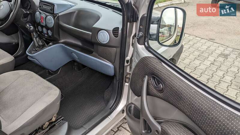 Мінівен Fiat Doblo 2004 в Рівному фото 3 Мінівен Fiat Doblo 2004 в Рівному